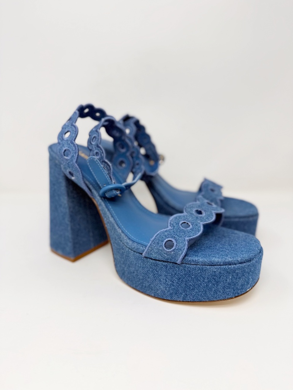 New Larroude Dolly Broderie Sandal In Blue Stoned Denim Sz 9.5 - Picture 3 of 12